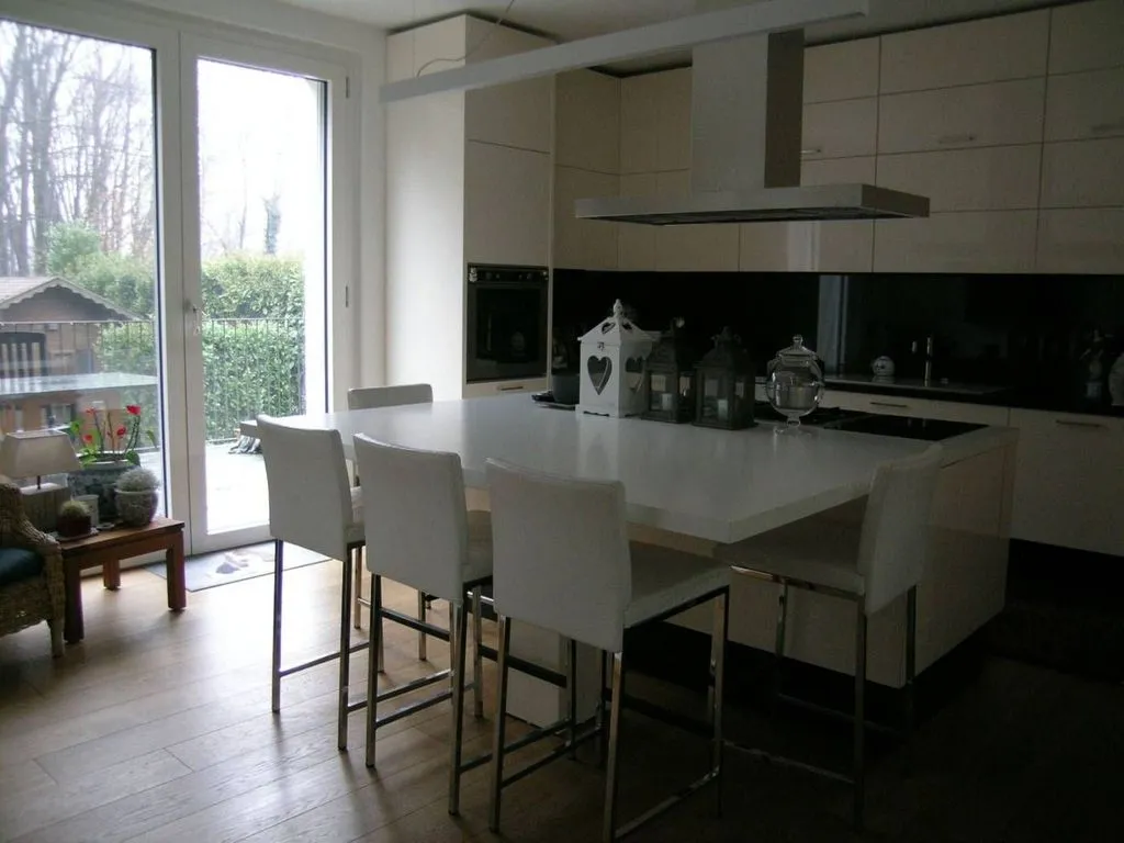 Cuisine - Contemporary Villa with Pool in Cassano Magnago