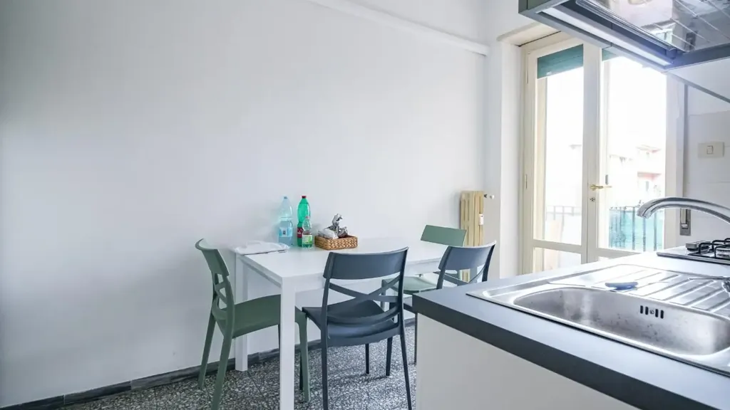 Cuisine - Rented Apartment with Balcony in Pisa