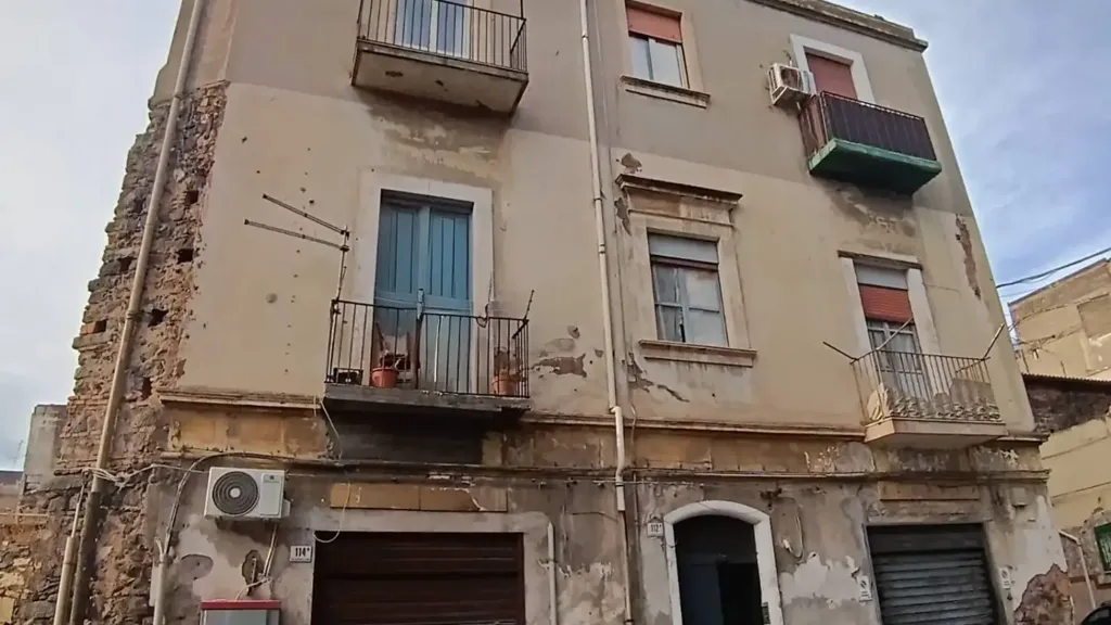 Välivaade - Rustic Apartment with Balcony in Catania
