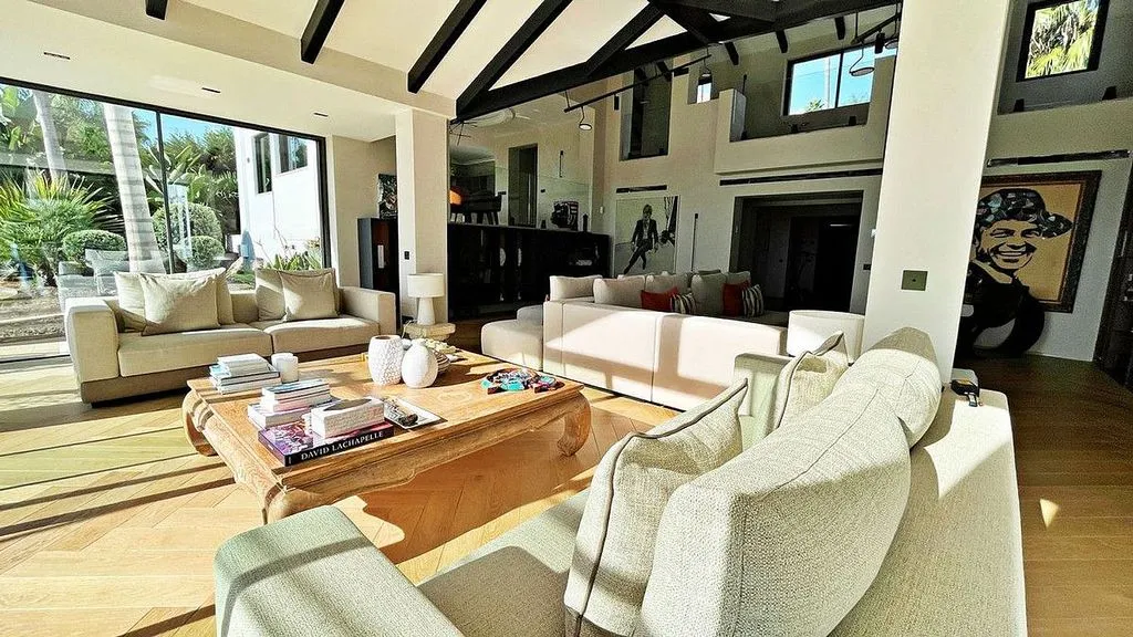 Living Room - Reform Villa with Pool and Terrace in Benahavís
