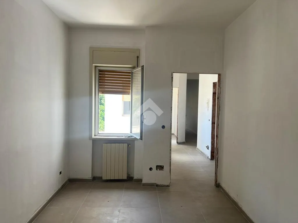 Esik - Modernised Apartment with Balcony in Giarre