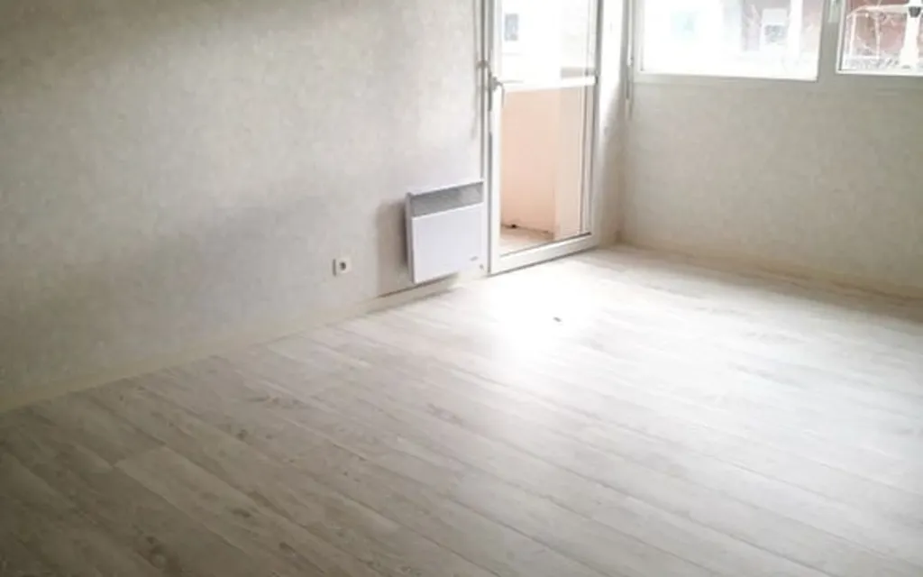 Pièces - Appartement T2 avec Balcon à Tours