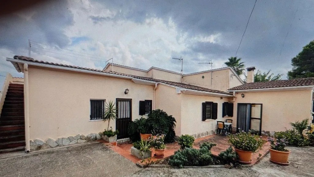 Välivaade - Rustic House with Pool in Reis Catòlics