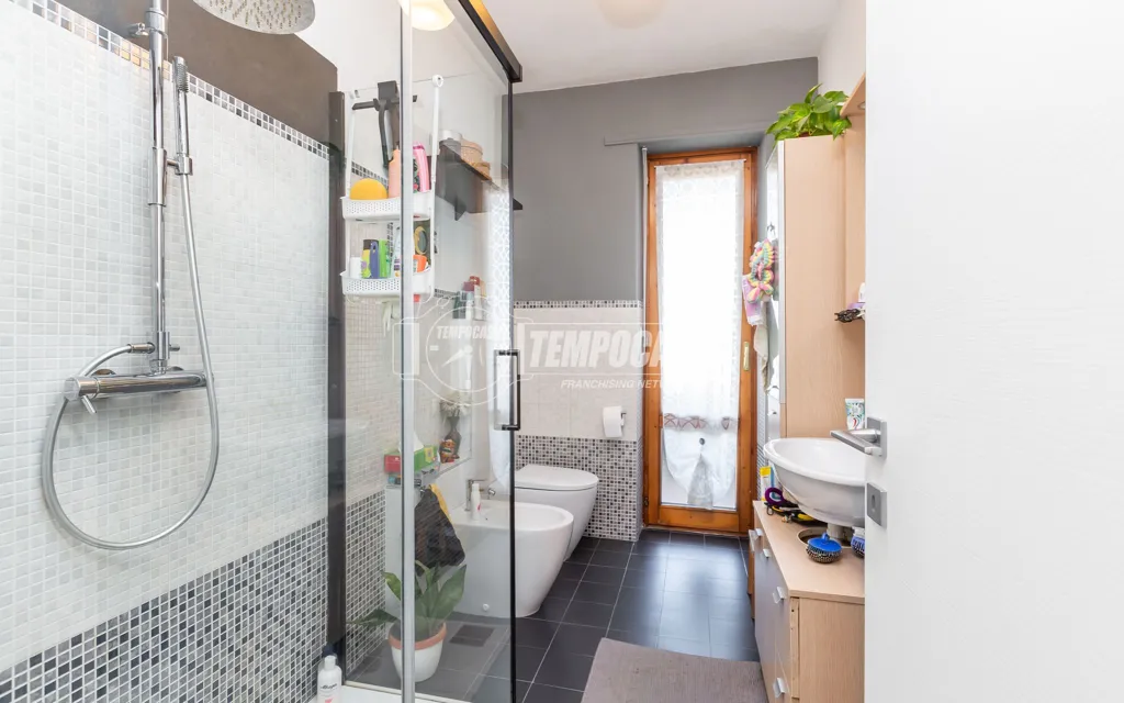 Salles de bain - Quadrilocale with Balcony in Riva Presso Chieri
