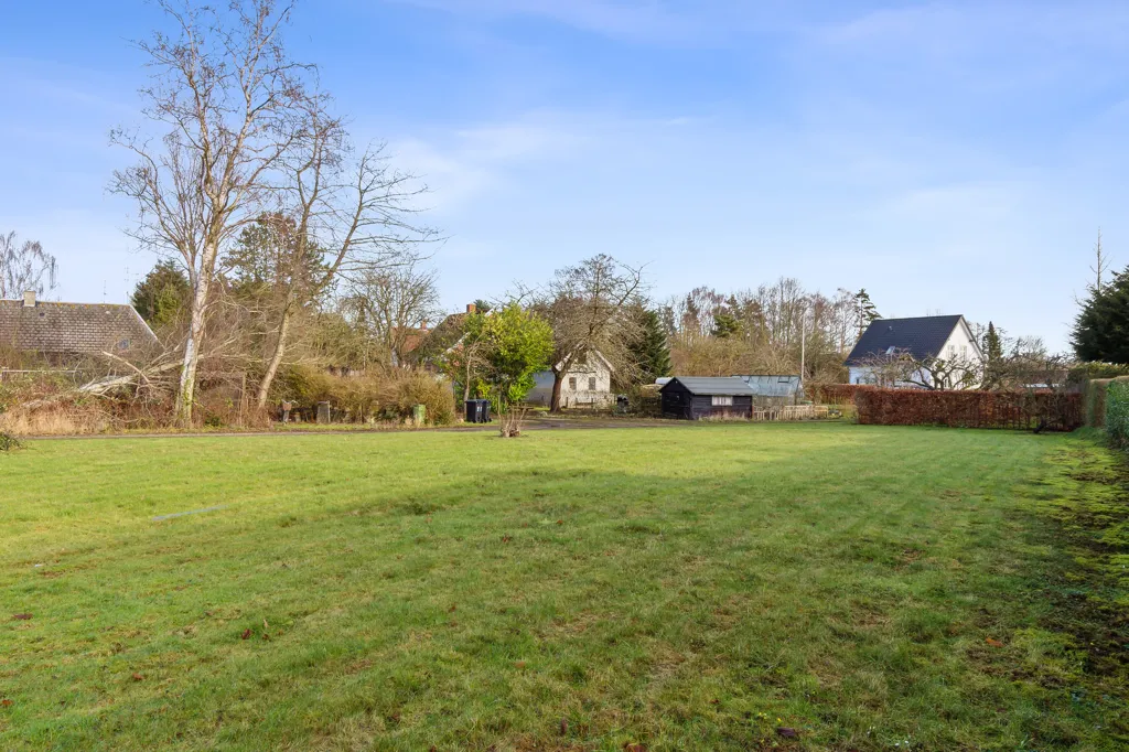 Aed - Plot with Established Area in Svendborg