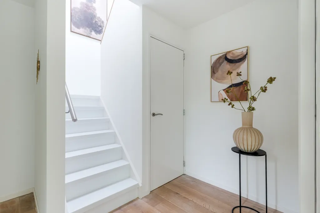 Esik - Villa with Polder View in Bergen