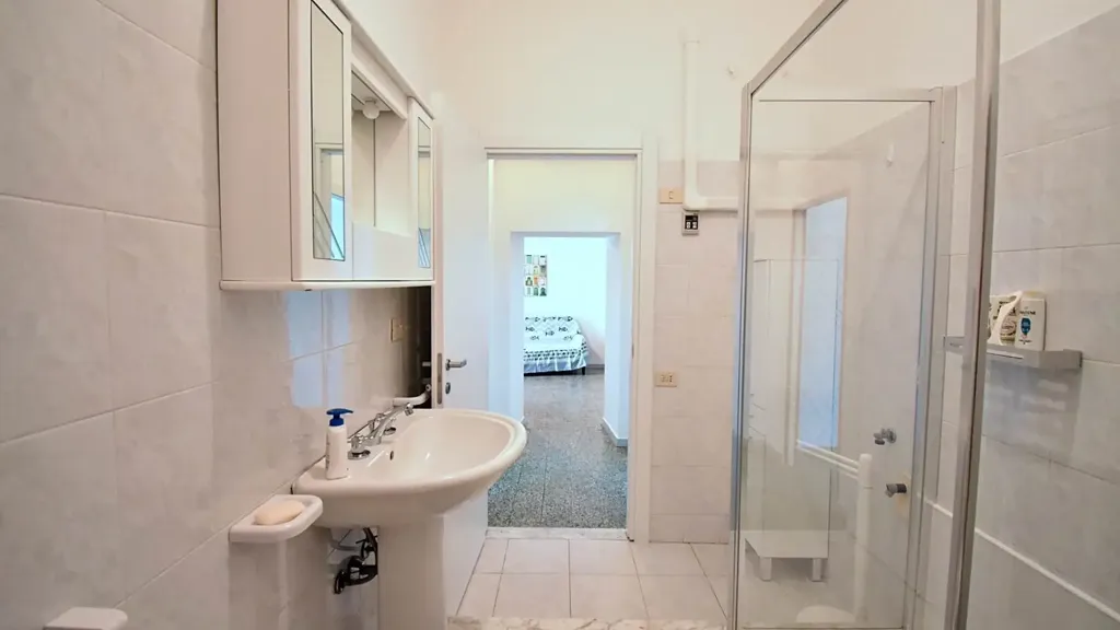 Bagni - Rented Apartment with Terrace in Pula