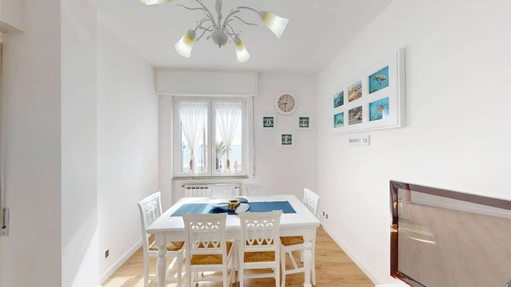 Söögituba - Luxury Seafront Apartment in Albenga