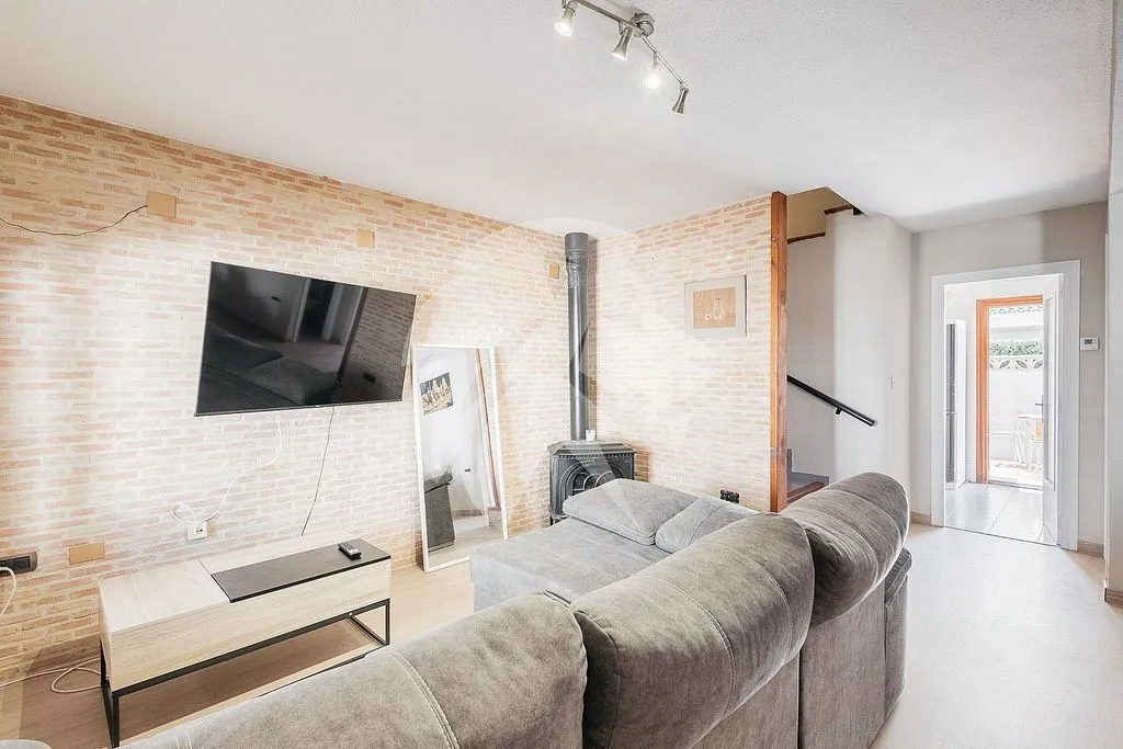 Elutuba - House with Pool and Terrace in Almardà