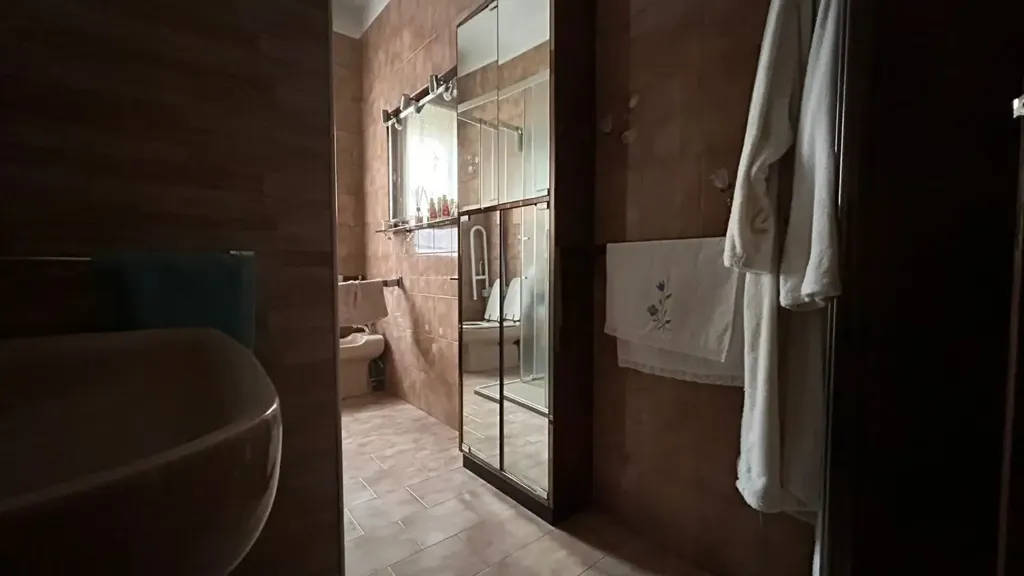 Salles de bain - Apartment with Terrace in Piacenza