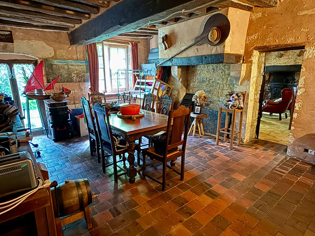 Salle à manger - Maison Ancienne avec Terrain Clos près de Chartres