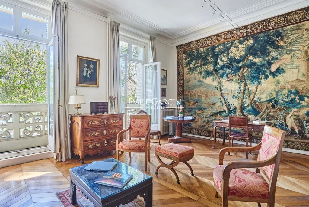 Elutuba - Luxury Apartment with Seine View in Paris