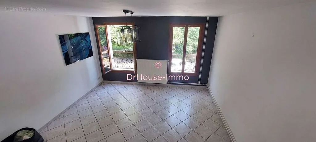 Toad - Triplex Apartment with Terrace in Troyes