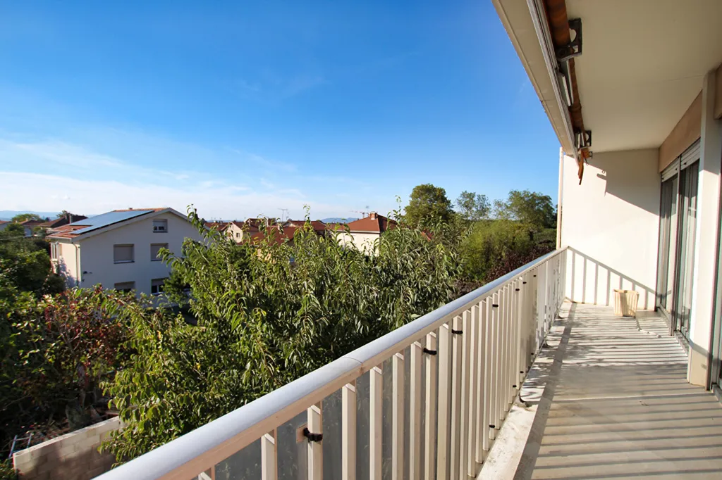 Balcon - Appartement T4 avec Balcon à Saint-Priest