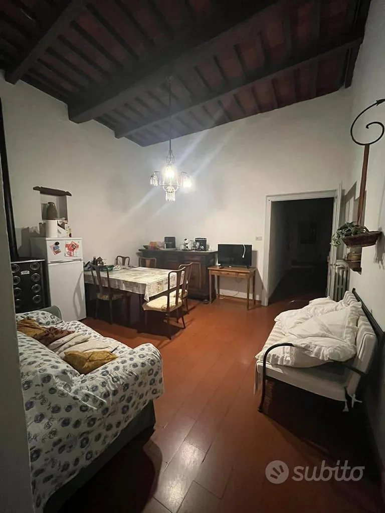 Camere da letto - Single Room for Girls in Central Servi Area