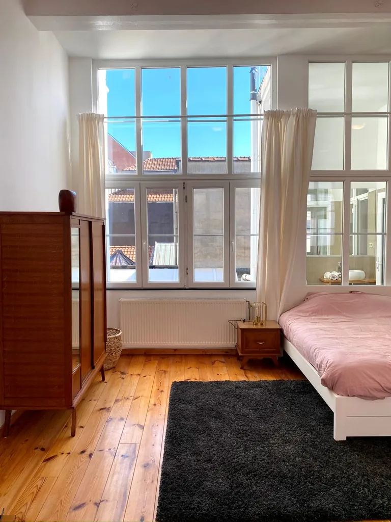 Magamistoad - 1BR Loft with Large Windows in Saint-Gilles