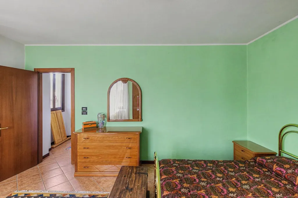 Magamistoad - Multi-Level Apartment with Mansard in Luino