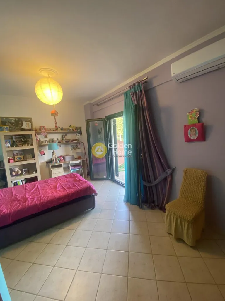 5-toaline maja asukohas GR