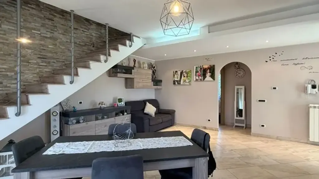 Sala da pranzo - Rustic Villa with Olive Grove in Lanuvio