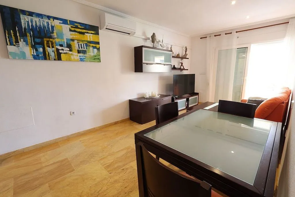 Elutuba - Seafront Apartment with Pool in Cabo Roig