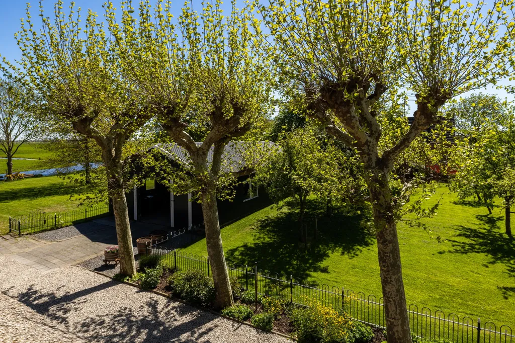 Aed - Nostalgic Farmhouse with Polder Views in Vlist