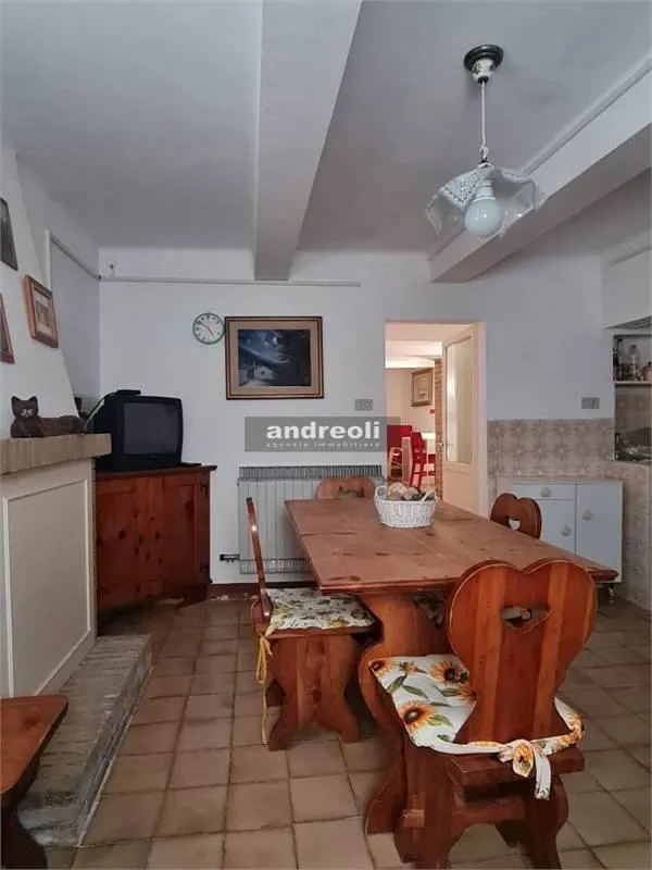 Salle à manger - Restored Stone Townhouse in Castelplanio
