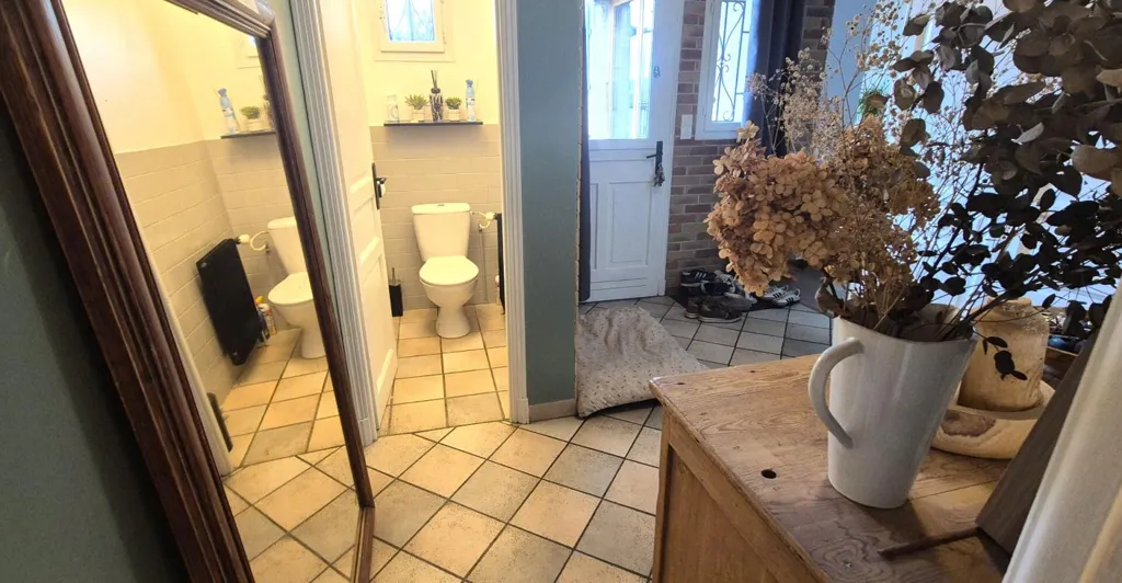 Salles de bain - Maison en Pierre Rénovée avec Cour à Saint-Dizier
