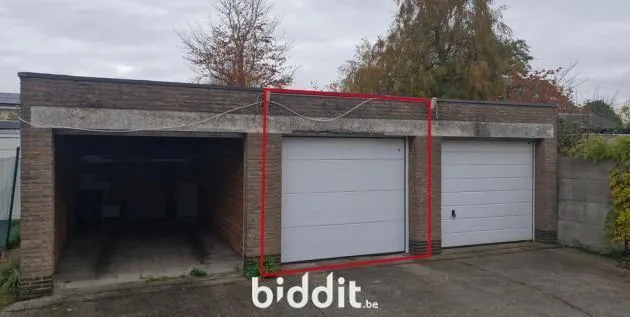 Garage - Appartement avec Garage et Balcon à Roulers