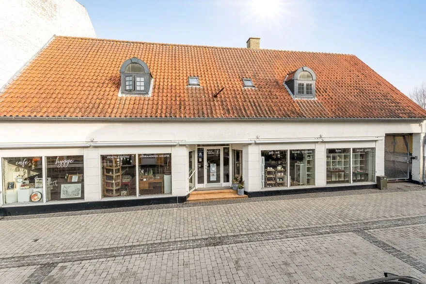 Extérieur - Historic Townhouse with Shop in City Centre