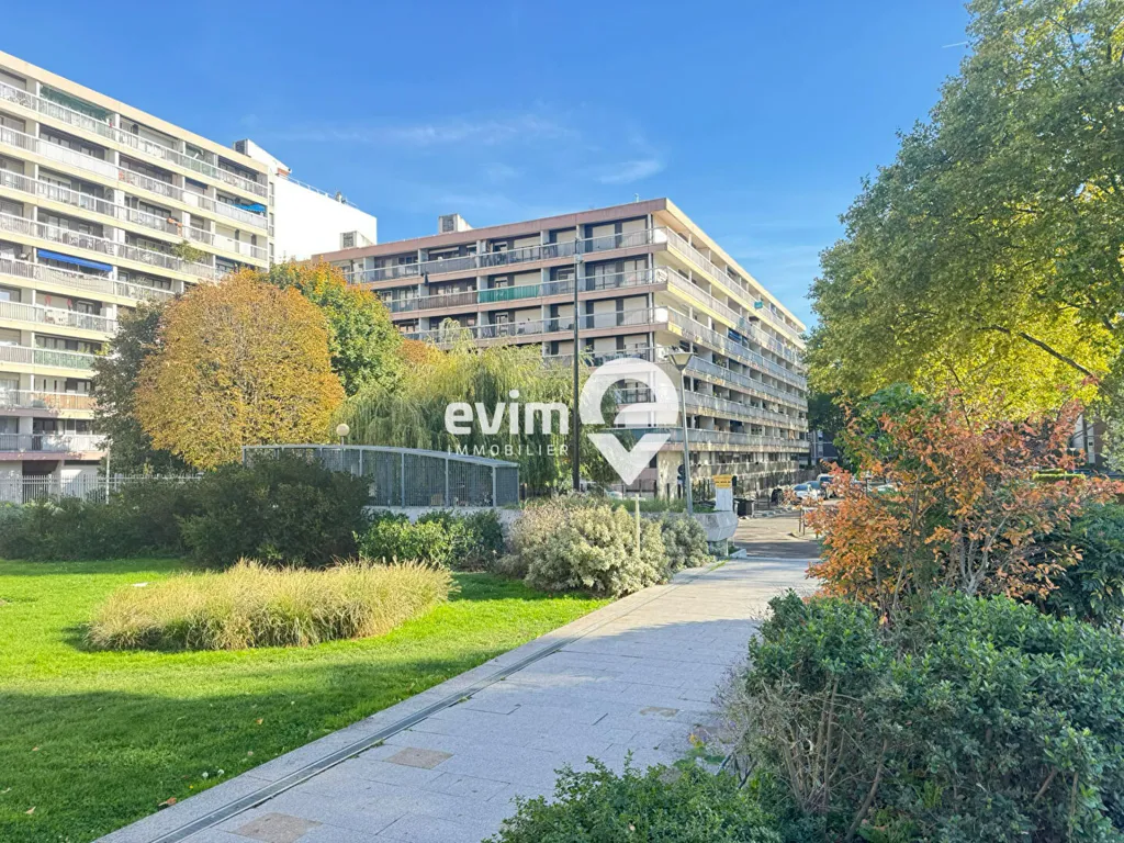 Aed - Spacious 4-Bed Flat Near Gare in Dynamic Area