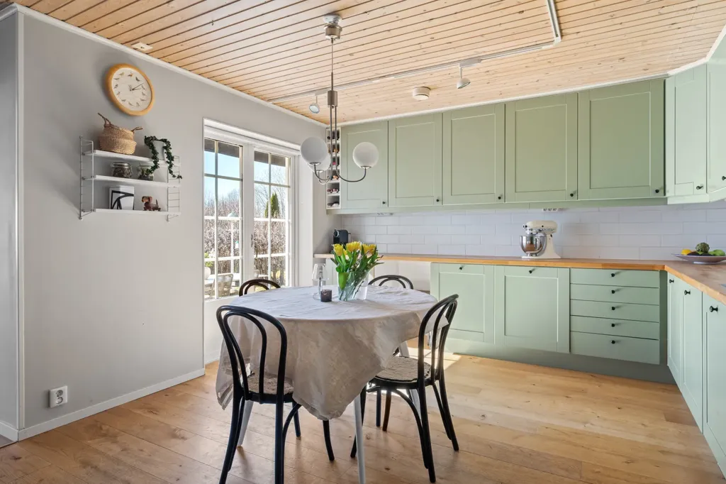 Söögituba - Spacious Villa with Trädgård in Västernorrland