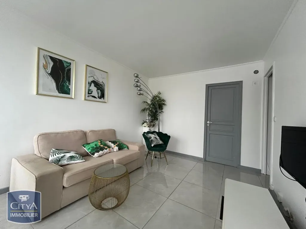Elutuba - Renovated Flat with Parking in Noisy-le-Grand