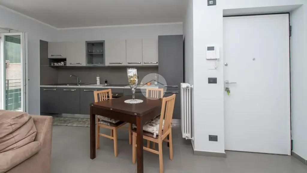 Sala da pranzo - Fully Rented Apartment with Balcony in Giaveno