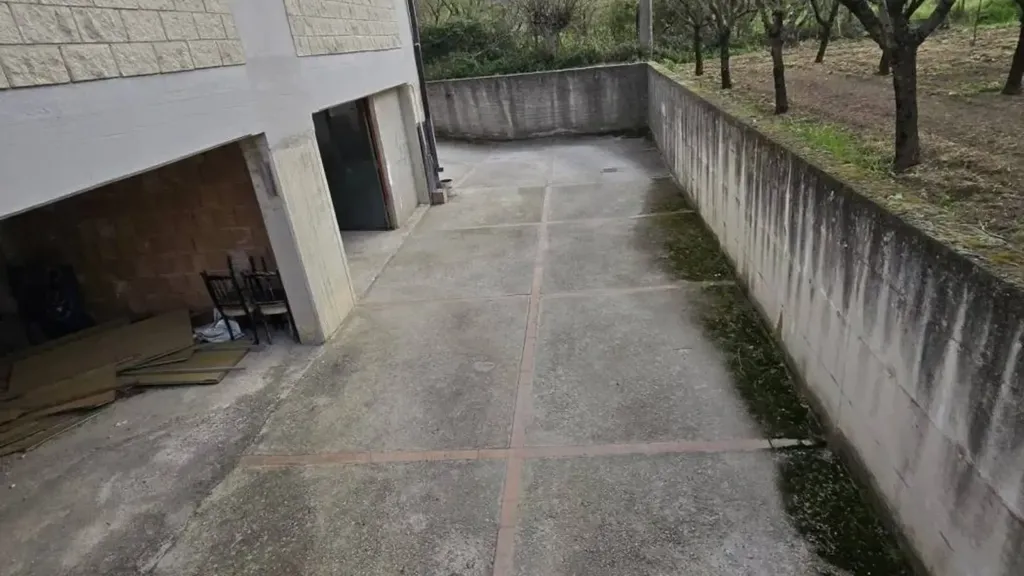 Exterior - Unfinished Villa with Large Garden in Montoro