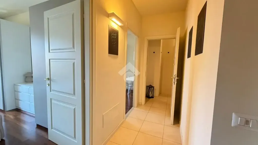 hallway_entrance