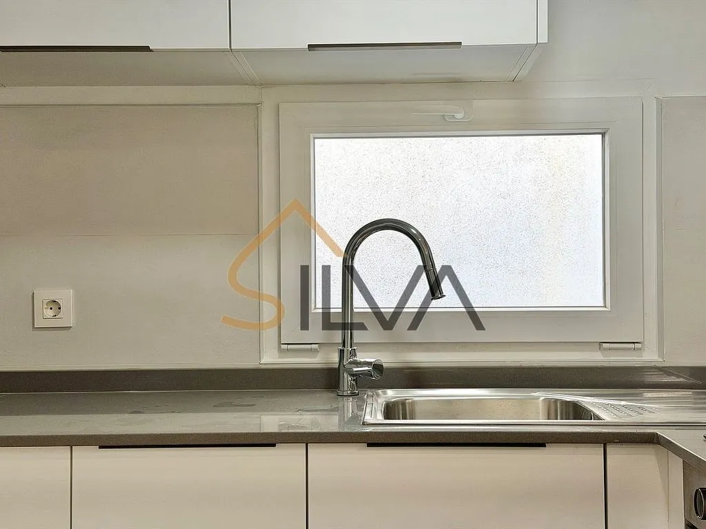 Cucina - Fully Renovated Loft with Balcony in Lugo