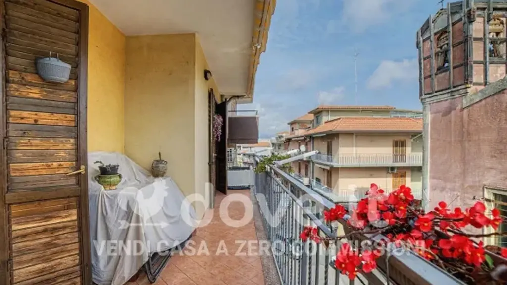 Balcon - Rear-Facing Apartment with Balcony in Aci Catena