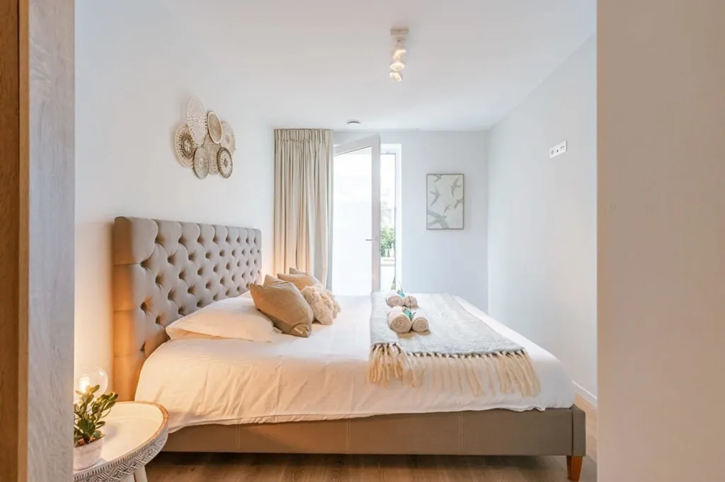 Bedrooms - South-Facing Apartment with Pool in Sailors' Park