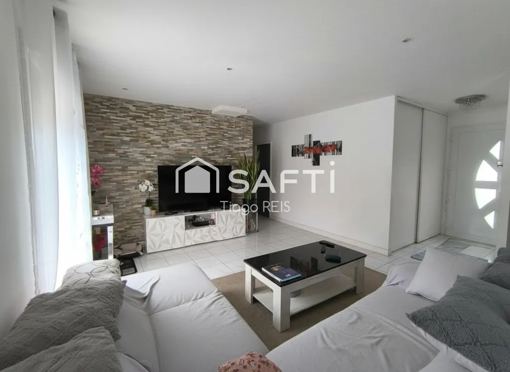 Séjour - Villa Contemporaine avec Jardin Spacieux à Auterive