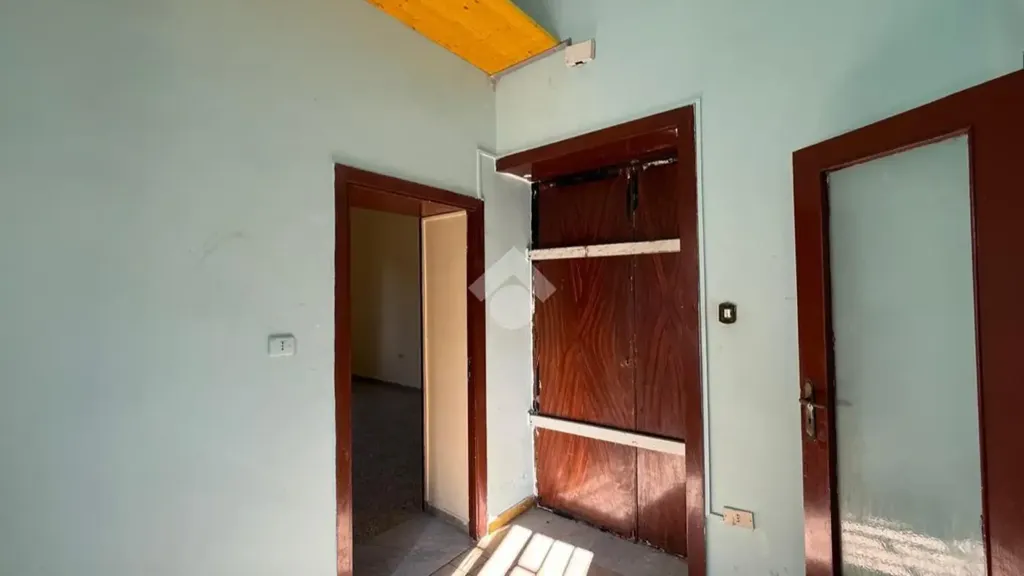 Esik - Three-Bedroom Flat with Terrace in Melito di Napoli