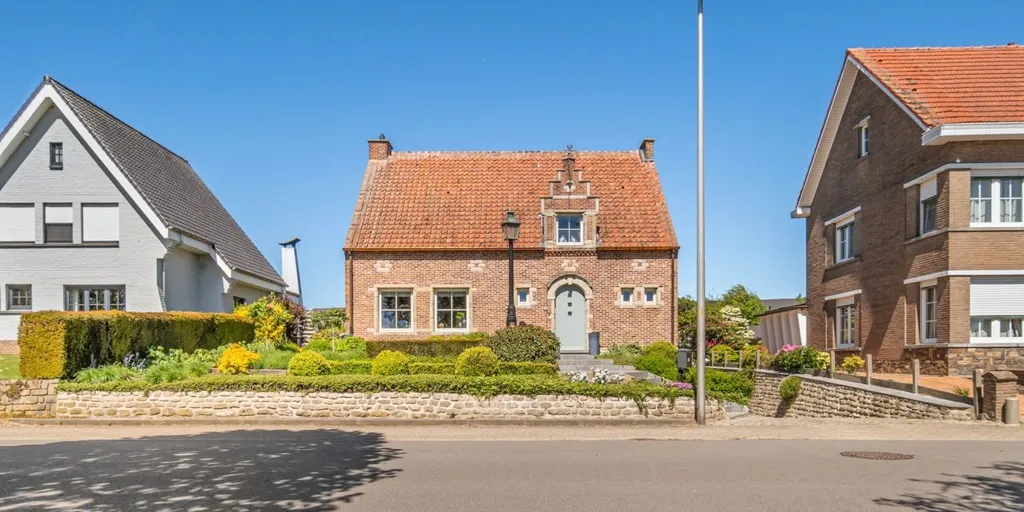 Extérieur - Villa Rénovée avec Garage à Erps-Kwerps