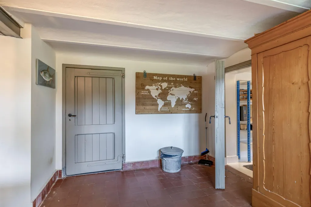 Hallway - Renovated Former Dairy with Natura 2000 Proximity