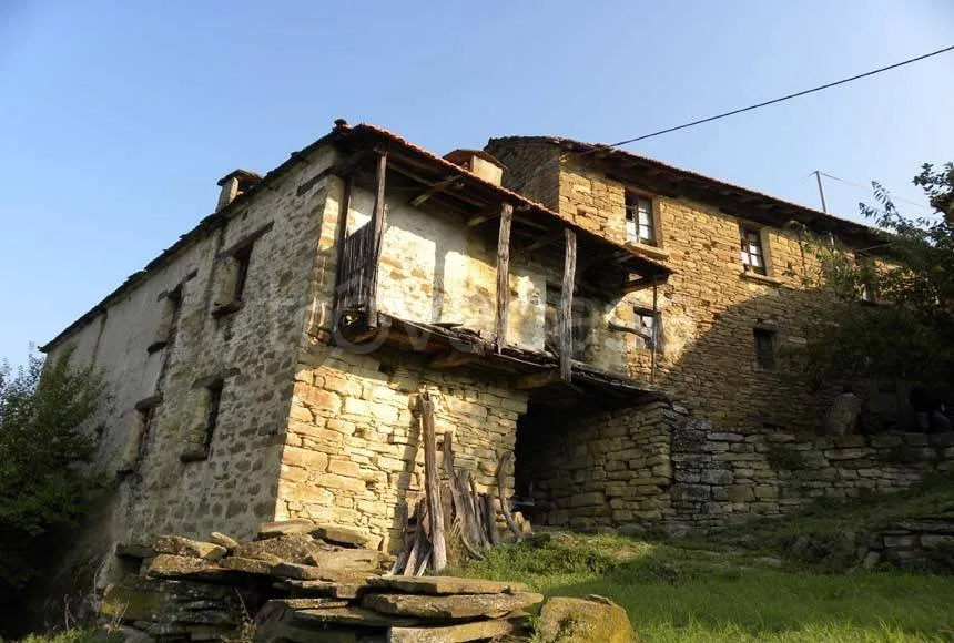 Välivaade - Traditional Langhe Rustico with Panoramic Terrace in Cortemilia