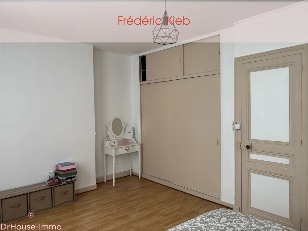 Chambres - Maison Rénovée avec Garage à Châtellerault