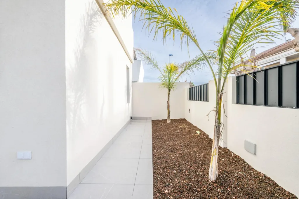 Giardino - Architectural Villa with Private Pool in Roldán
