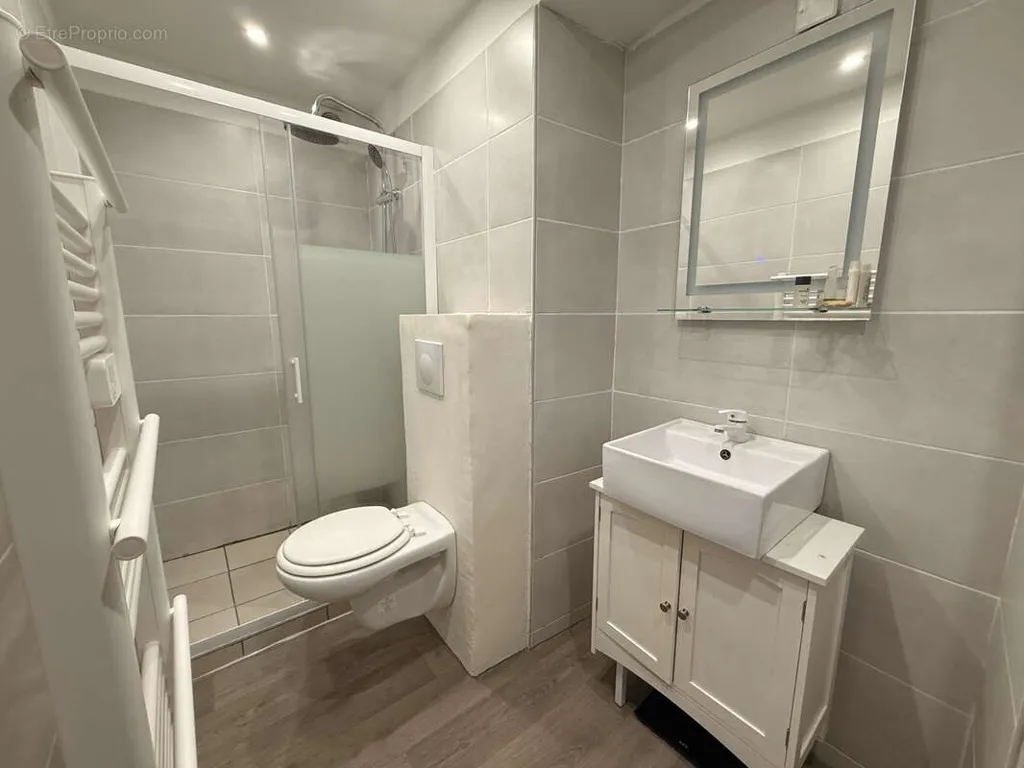 Bathrooms - Spacious 4p with Balcony near Menton Centre