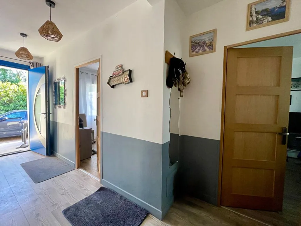 Entrée - Maison Rénovée avec Garage à Capendu