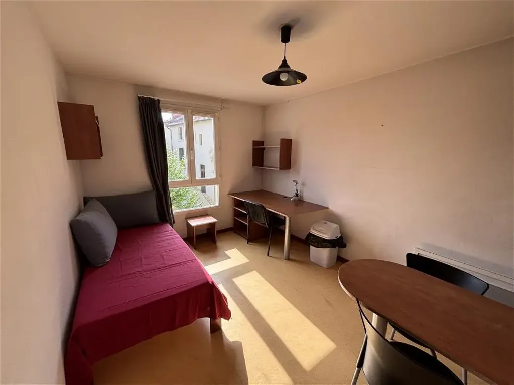 Chambres - Studio Meublé en Centre-Ville de Valence