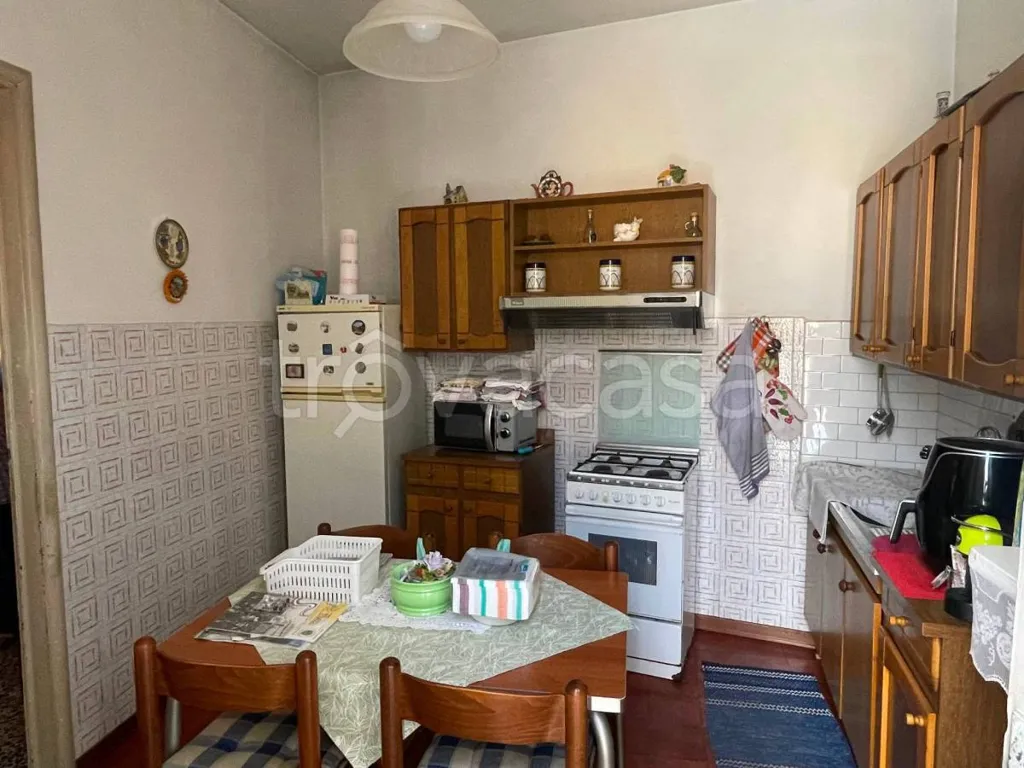 Cucina - Central Trilocale with Balcony in Caramagna Piemonte