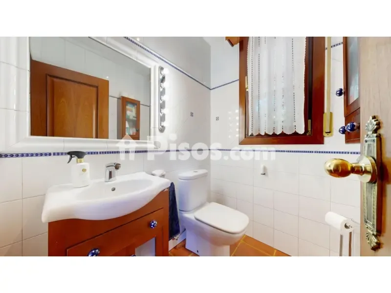 Bathrooms - Independent Villa with Private Pool in Gueñes